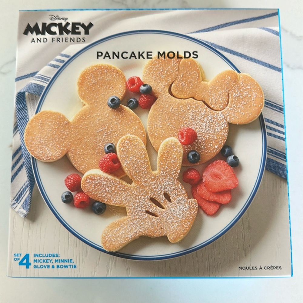NWT Williams Sonoma pancake molds